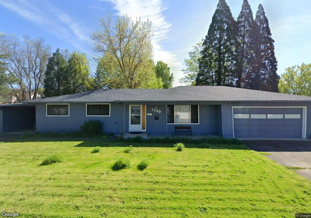 1200 Comet Ave, Central Point, OR 97502 - photo 1