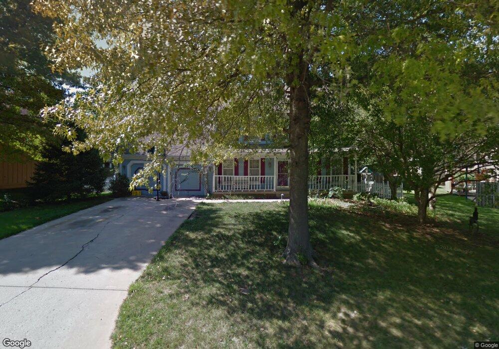 8458 Dice Ln, Lenexa, KS 66215 - photo 1