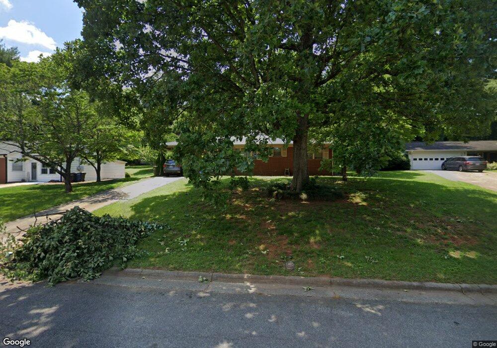 716 Oakdale Dr, Statesville, NC 28677 - photo 1