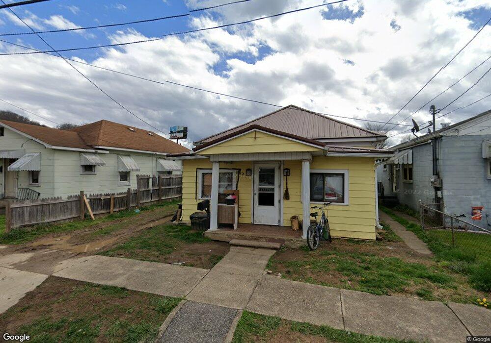 512 17th St, Dunbar, WV 25064 - photo 1