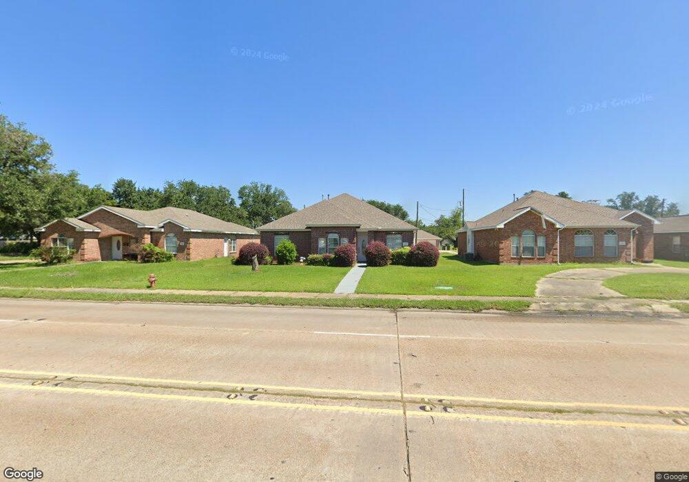 1817 E Prien Lake Rd, Lake Charles, LA 70601 - photo 1