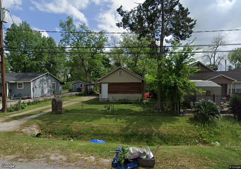 1404 De Boll St, Houston, TX 77022 - photo 1