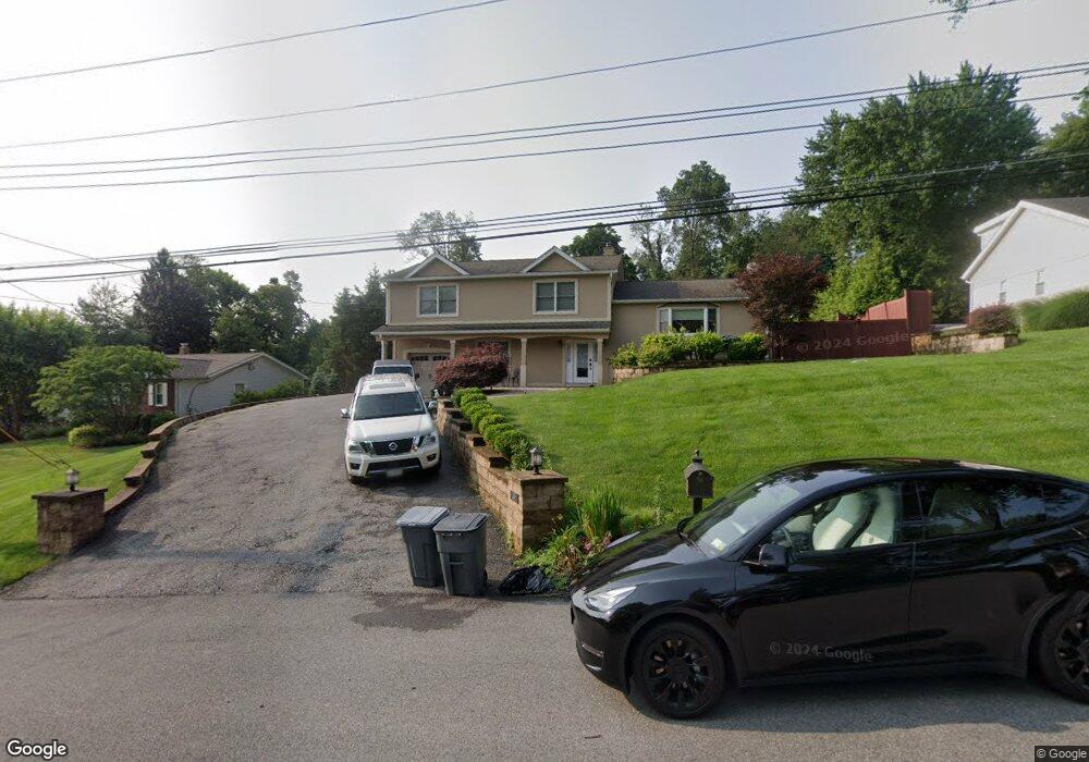 445 Bonnie Ct, Yorktown Heights, NY 10598 - photo 1