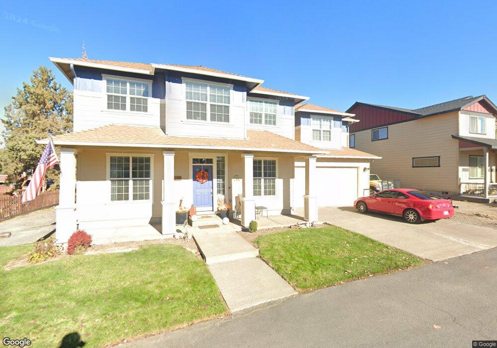 713 NE Apache Cir, Redmond, OR 97756 - photo 1