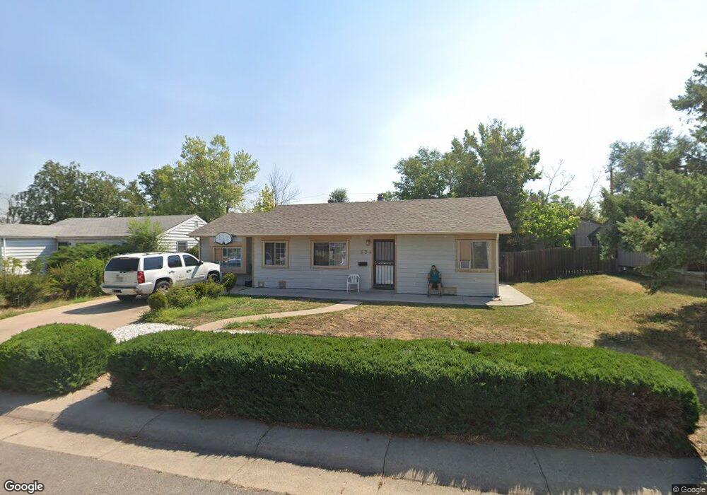 924 Florence St, Aurora, CO 80010 - photo 1