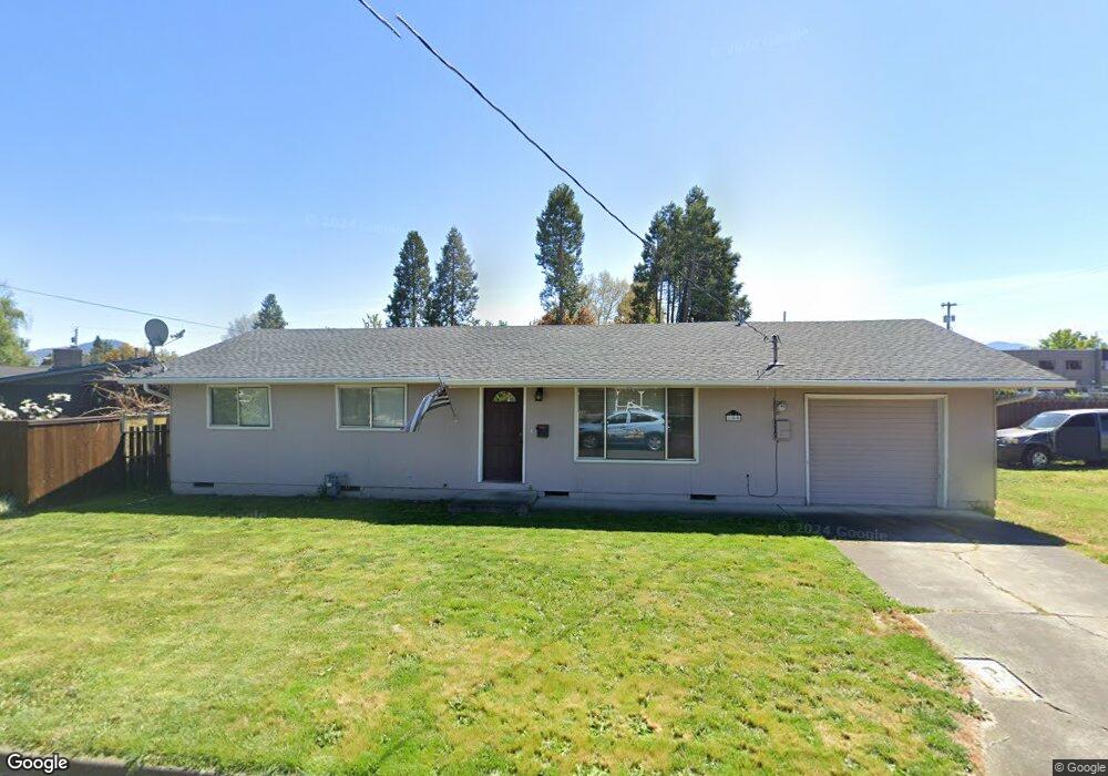 100 Cupp Dr unit 2, Central Point, OR 97502 - photo 1