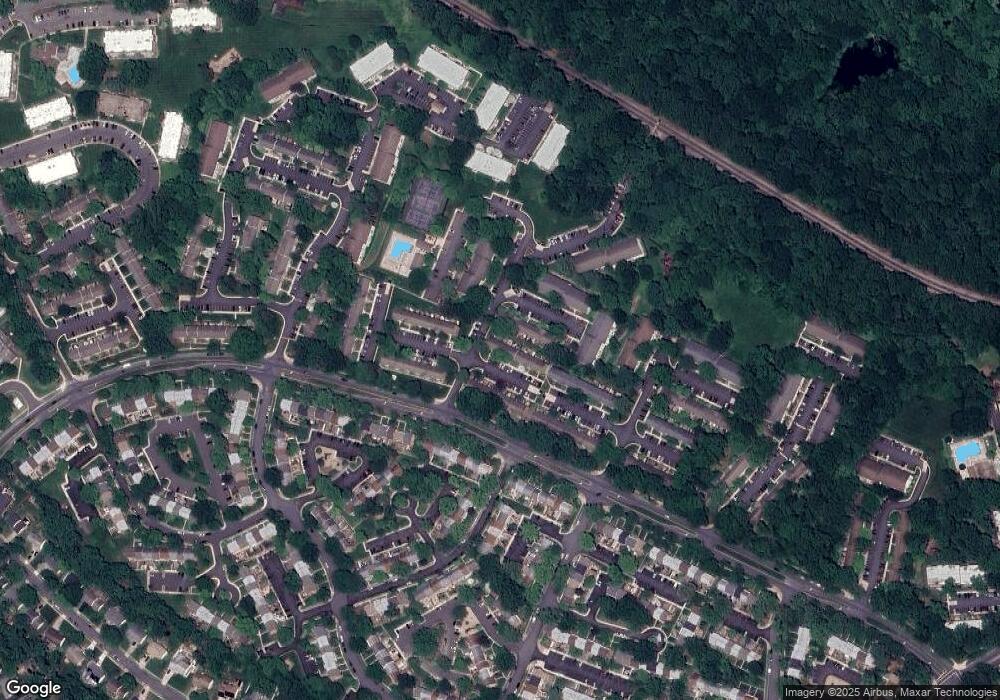 8376 Penshurst Dr unit 568, Springfield, VA 22152 - photo 1