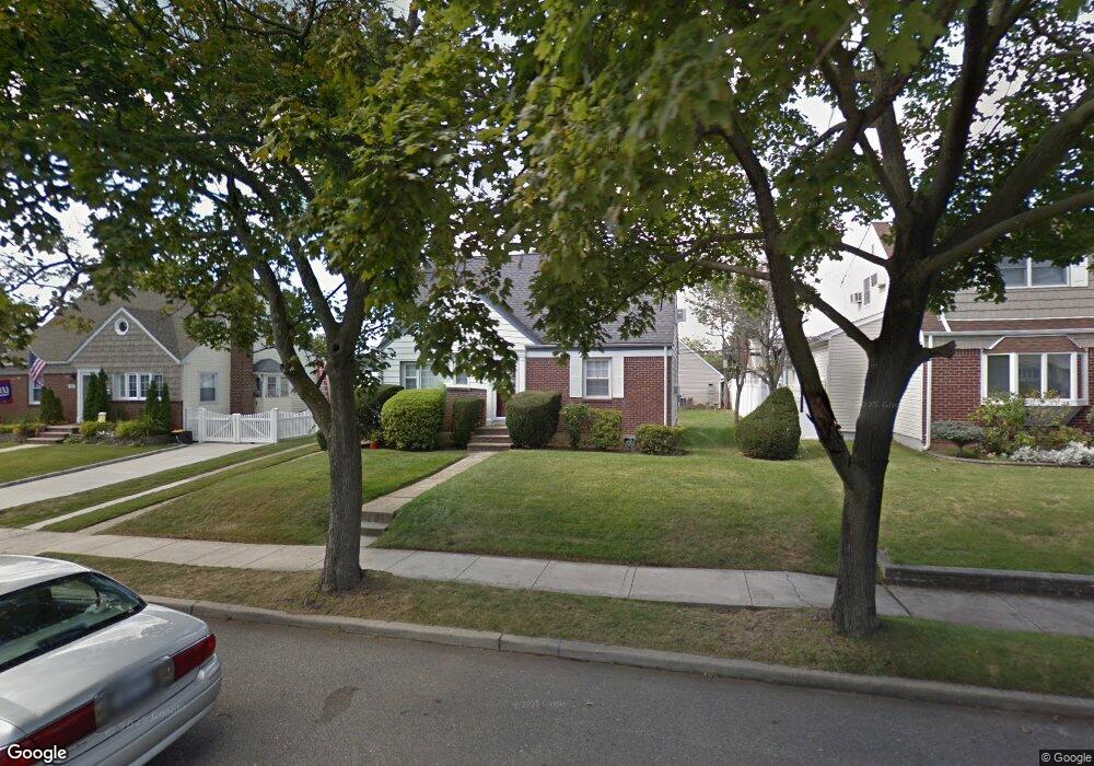 359 Sunny Ln, Franklin Square, NY 11010 - photo 1