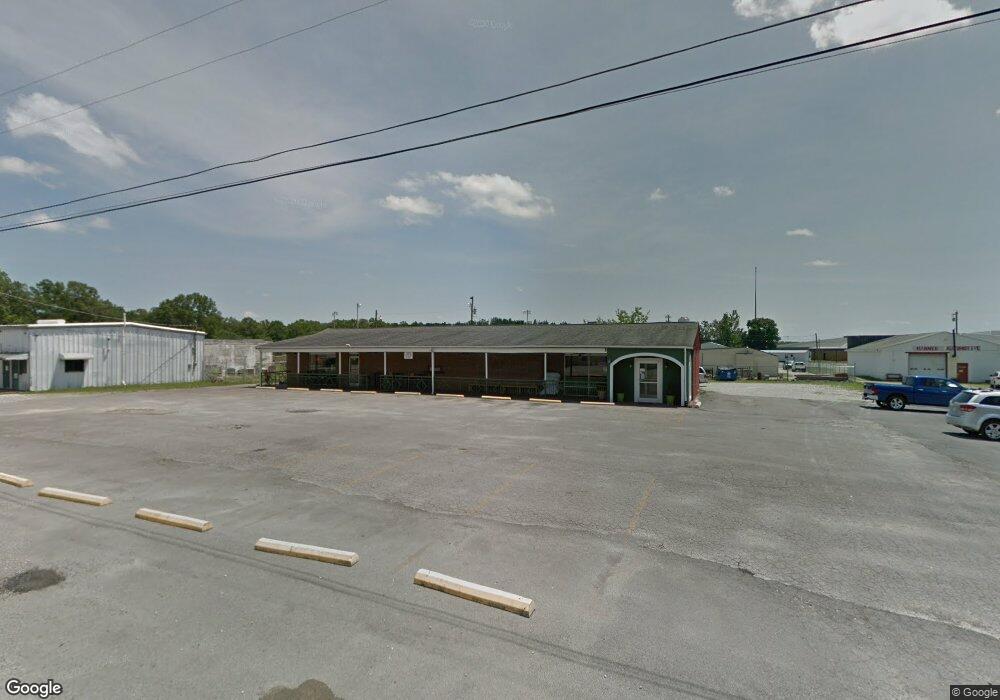 910 Lincoln St, Manchester, TN 37355 - photo 1