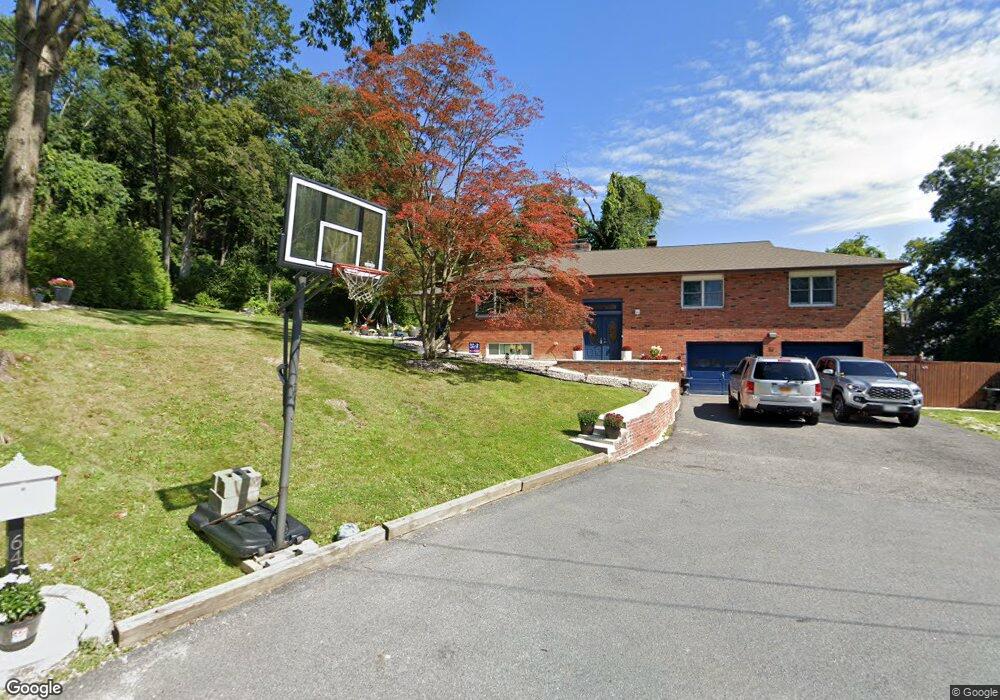 64 Old Farms Rd, Poughkeepsie, NY 12603 - photo 1