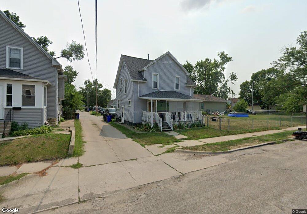 717 4th St SW, Cedar Rapids, IA 52404 - photo 1