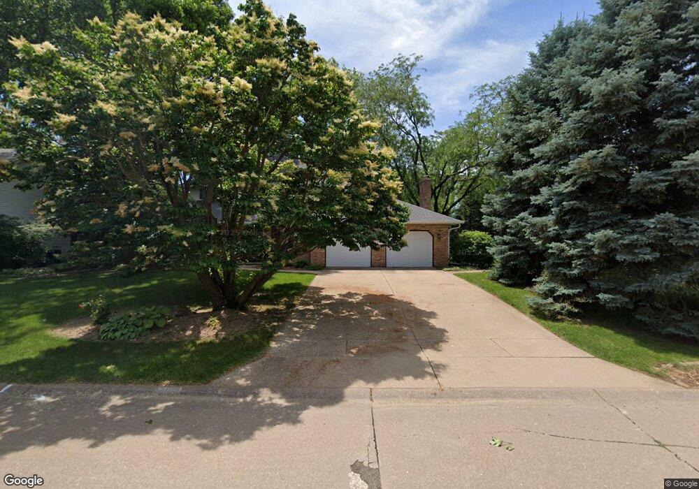 2119 E 47th St, Davenport, IA 52807 - photo 1