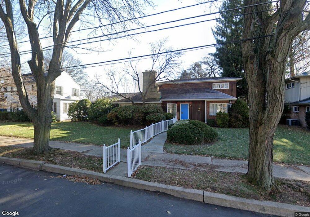 621 Meadowland Ave, Kingston, PA 18704 - photo 1