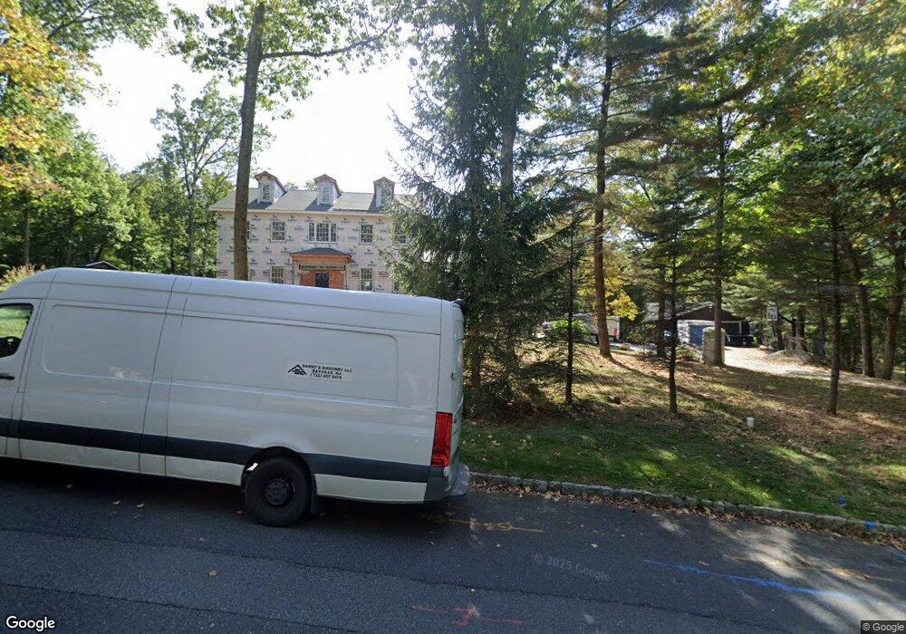 180 Washington Dr, Watchung, NJ 07069 - photo 1