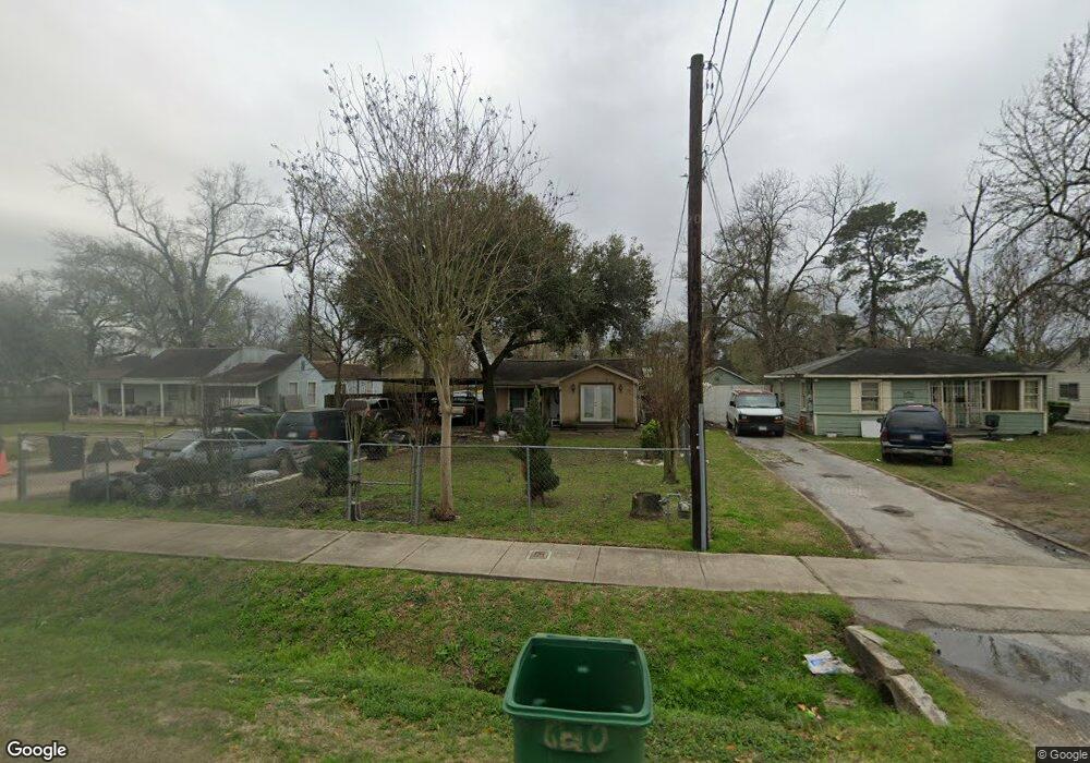 910 Apache St, Houston, TX 77022 - photo 1