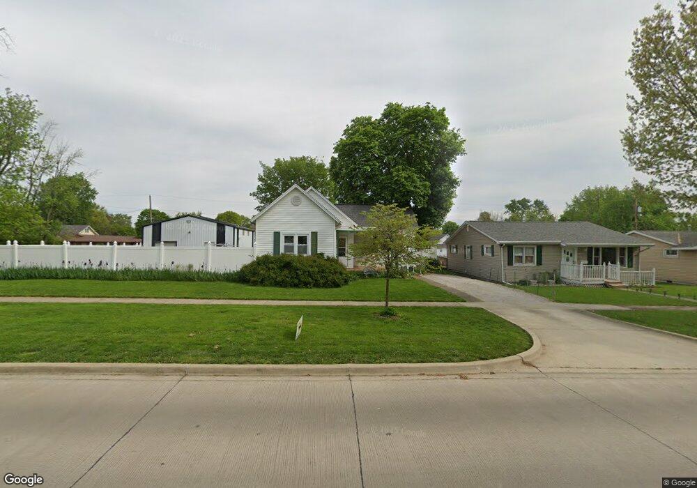 616 Marshall Ave, Mattoon, IL 61938 - photo 1