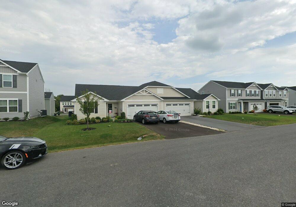 513 Raeann Dr, Greencastle, PA 17225 - photo 1