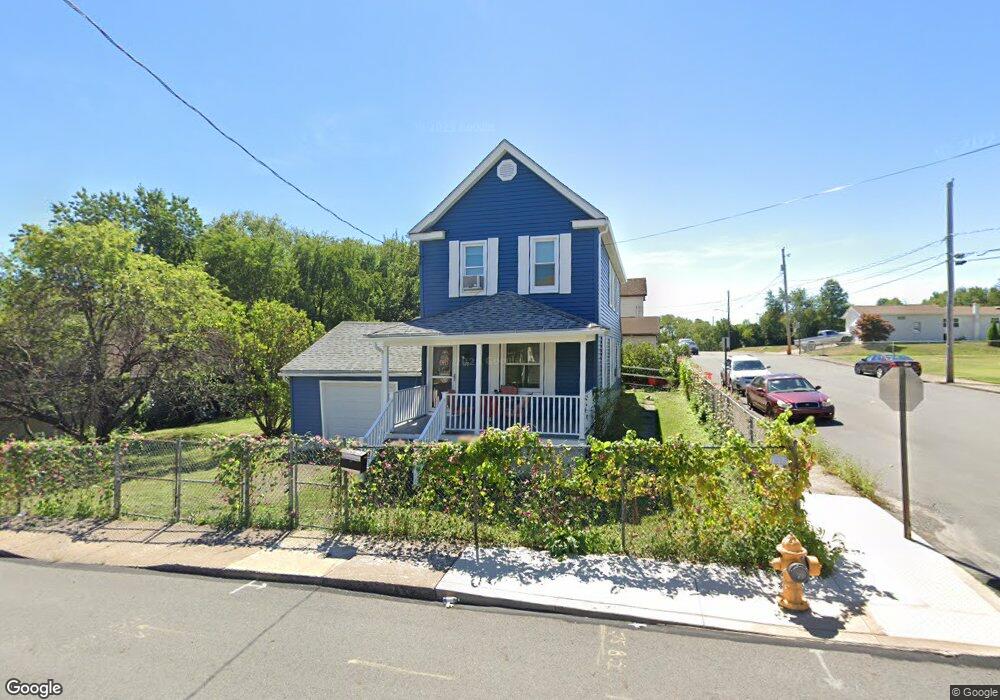 519 W Taylor St, Taylor, PA 18517 - photo 1