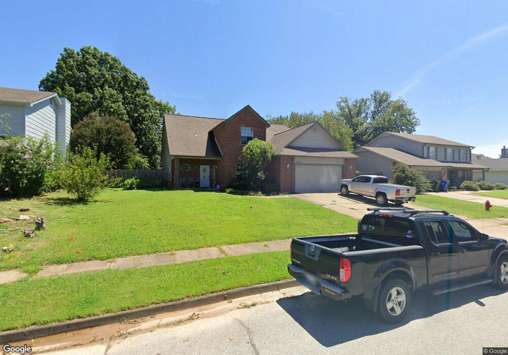 3911 S Sycamore Place, Broken Arrow, OK 74011 - photo 1