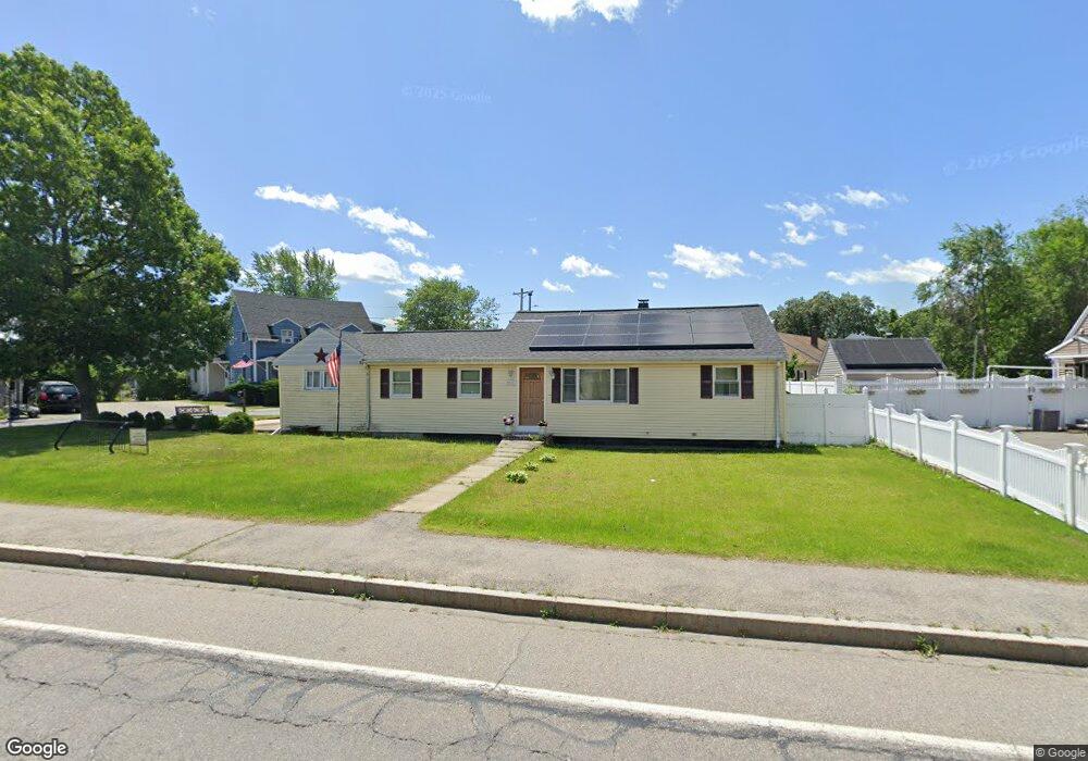 1026 Lakeview Ave, Dracut, MA 01826 - photo 1