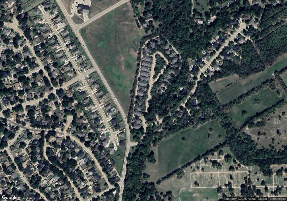 711 Oak Creek Ct, Ennis, TX 75119 - photo 1