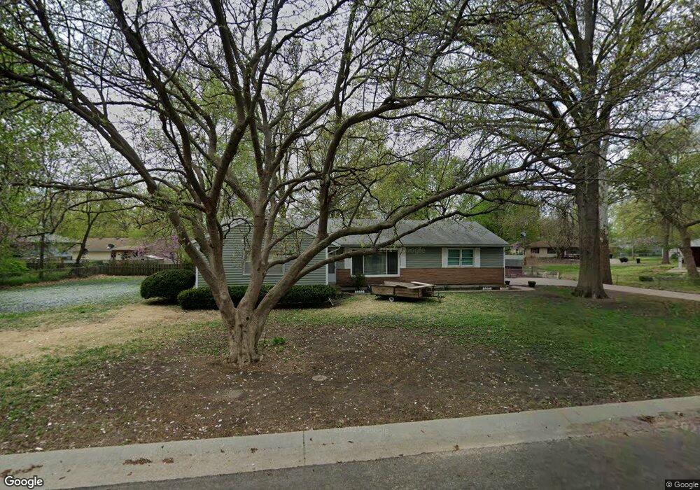 138 Woodland St, Lansing, KS 66043 - photo 1