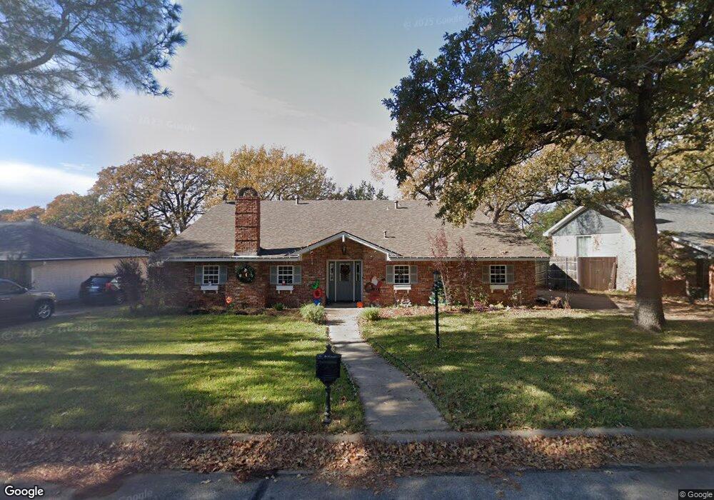 917 Overhill Dr, Bedford, TX 76022 - photo 1