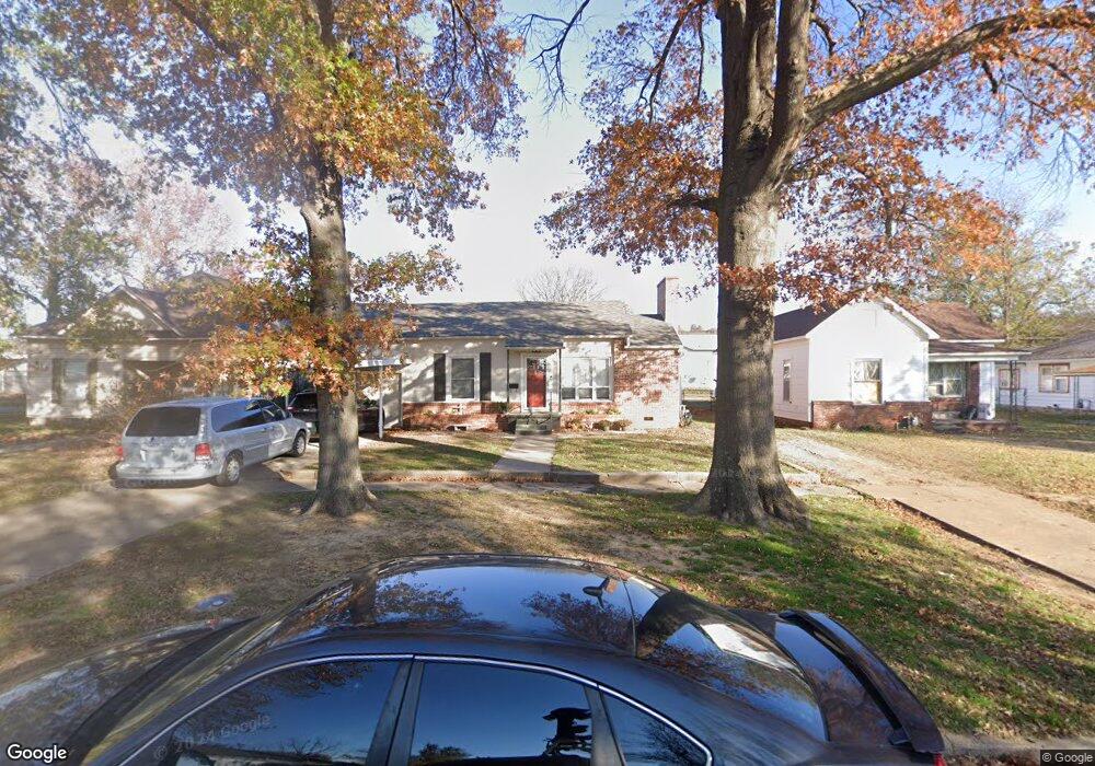 810 W Division St, Henryetta, OK 74437 - photo 1