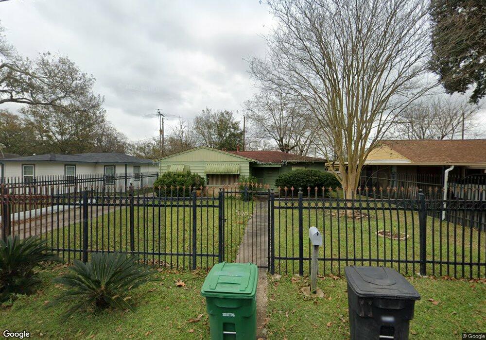 5903 Lancaster St, Houston, TX 77087 - photo 1