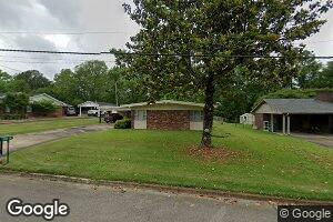 211 N Foster Dr, Tupelo, MS 38801