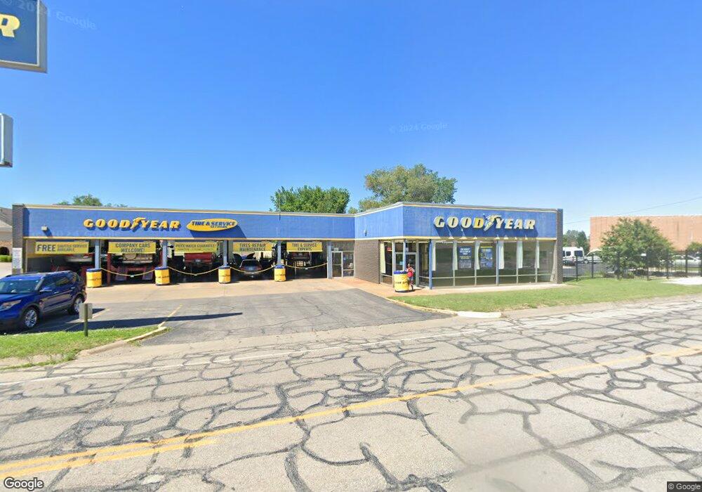 420 SW Croix St, Topeka, KS 66611 - photo 1