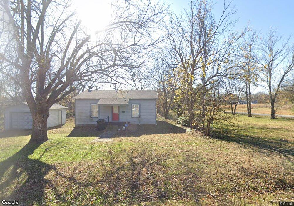 303 E Lewis St, Henryetta, OK 74437 - photo 1