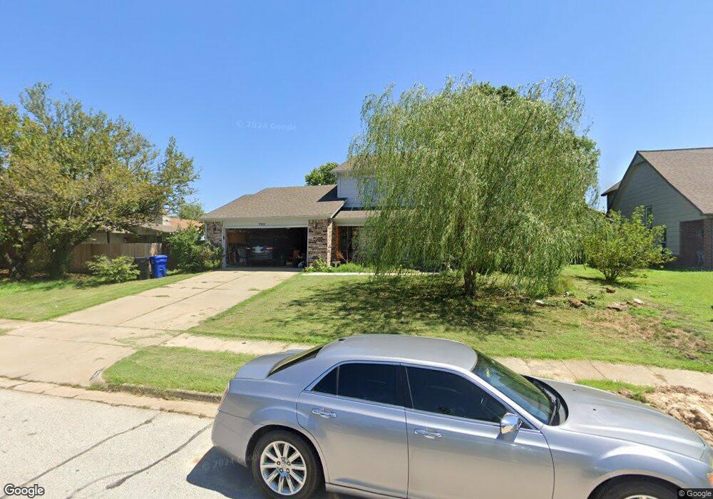 3907 S Sycamore Place, Broken Arrow, OK 74011 - photo 1