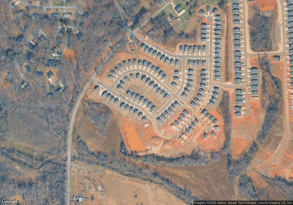 131 Brentwood Dr, Statesville, NC 28625 - photo 1