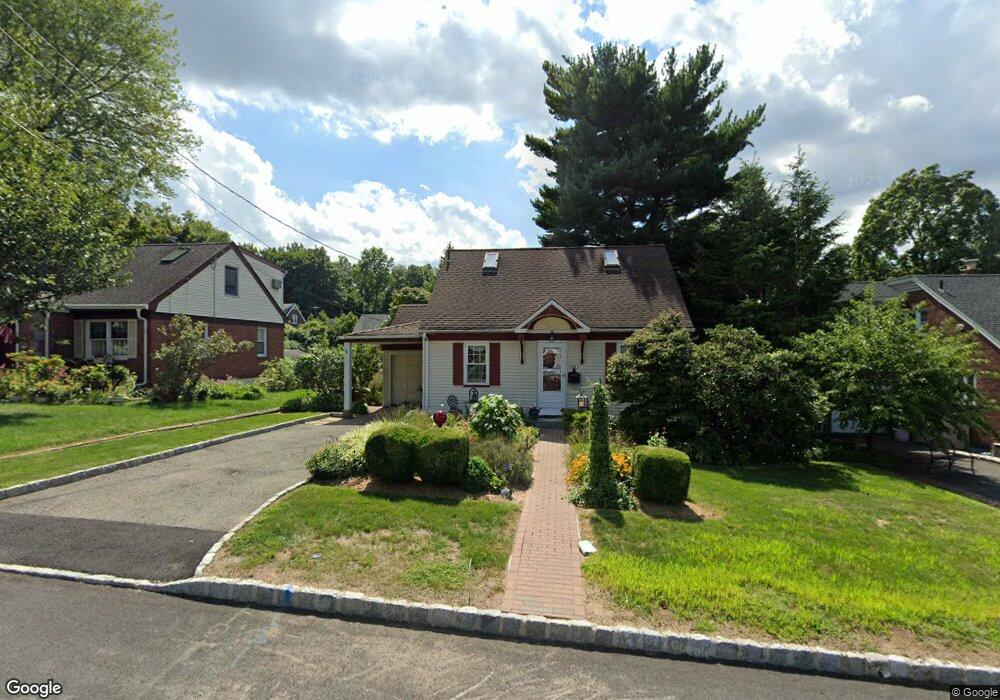 28 Crest Dr N, Cresskill, NJ 07626 - photo 1