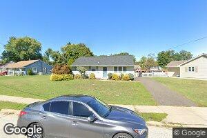 25 Holly Dr, West Berlin, NJ 08091