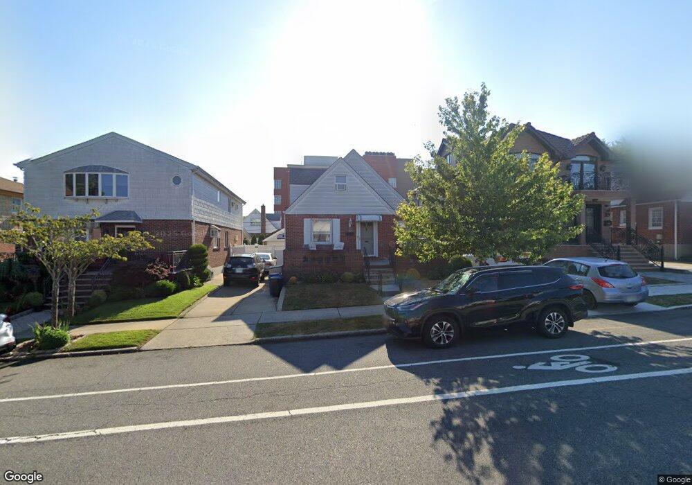 57-35 Parsons Blvd unit House, Flushing, NY 11365 - photo 1