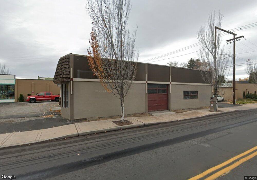 203 SW 6th St, Redmond, OR 97756 - photo 1