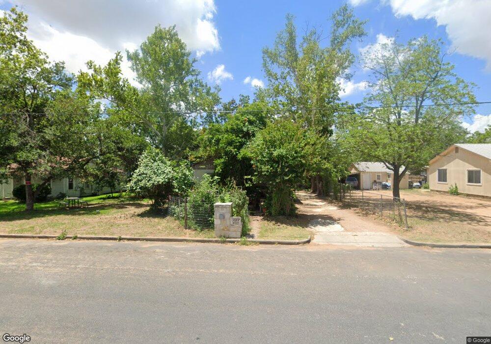 333 W Hackberry St, Fredericksburg, TX 78624 - photo 1