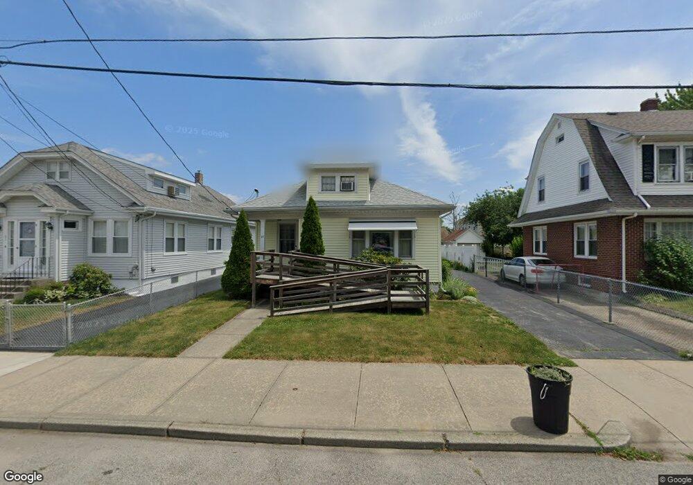 27 Harcourt Ave, Pawtucket, RI 02861 - photo 1