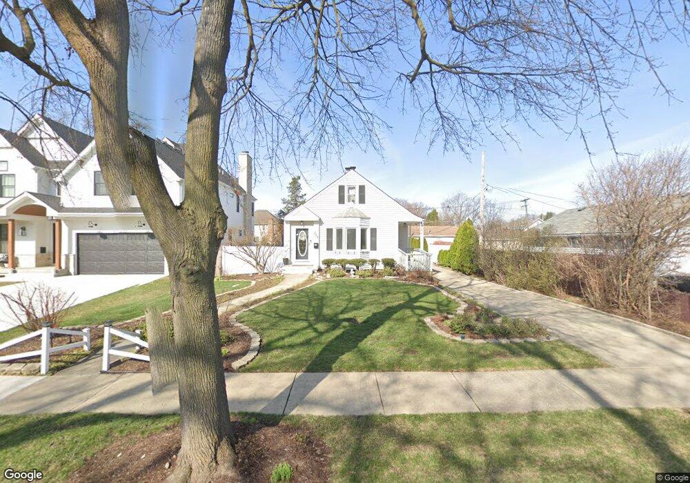 304 N Clinton Ave, Elmhurst, IL 60126 - photo 1