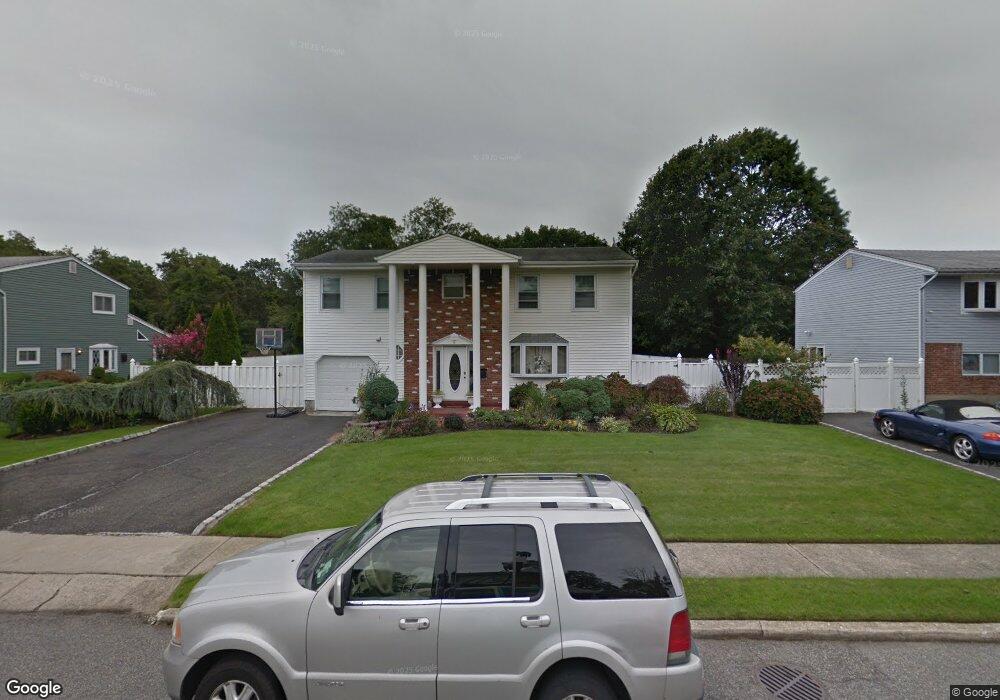 11 Sunshine Ln, Amityville, NY 11701 - photo 1