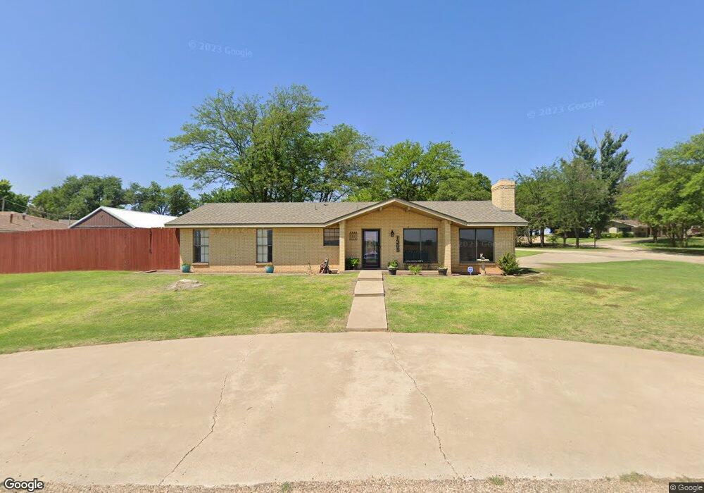 1305 Ebeling Dr, Plainview, TX 79072 - photo 1