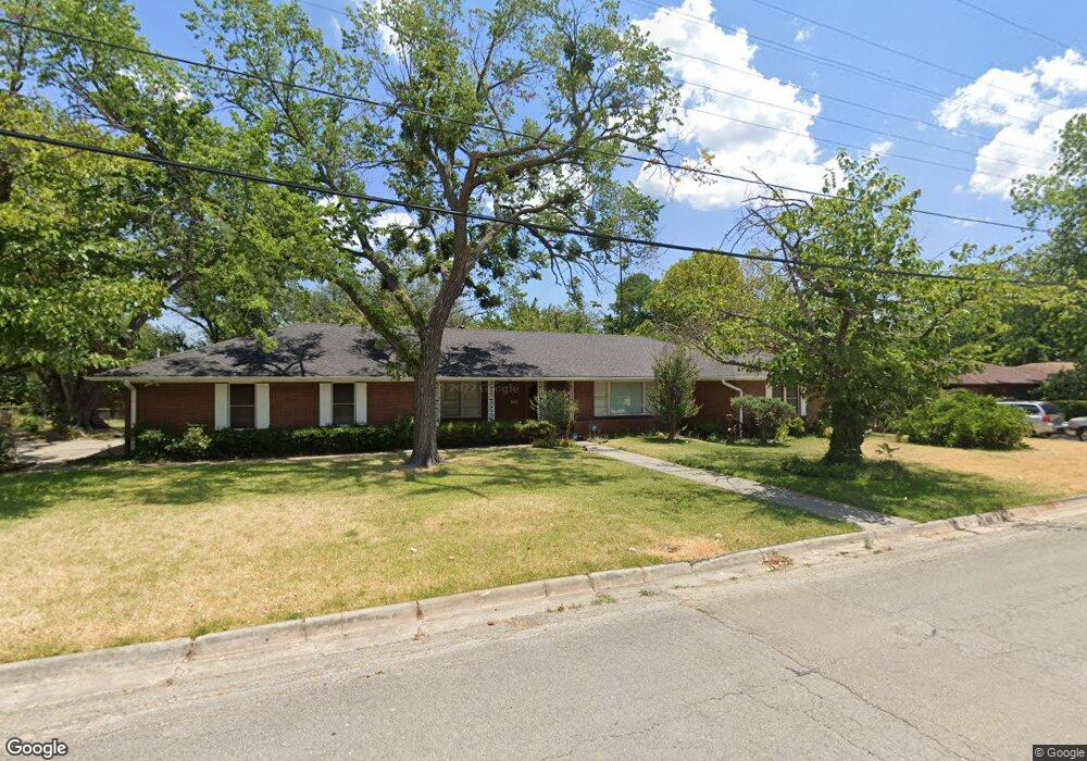 1312 Whaley Dr, Gainesville, TX 76240 - photo 1