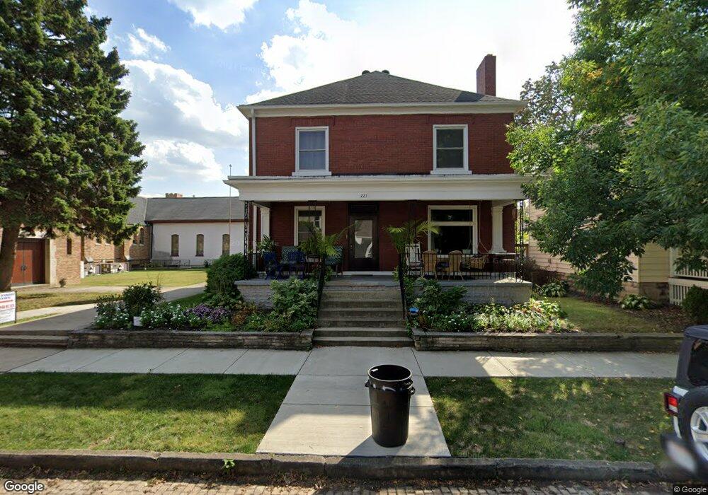 221 E Gates St unit 221, Columbus, OH 43206 - photo 1