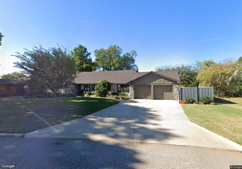 1704 N Oklahoma Ave, Shawnee, OK 74804 - photo 1