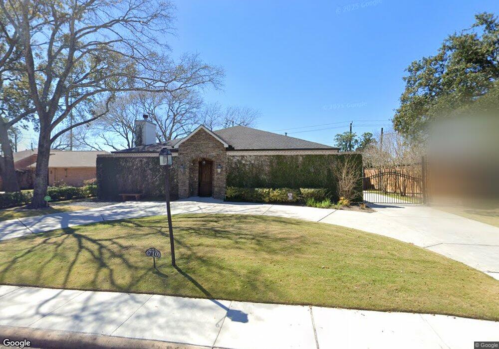 710 Briar Hill Dr, Houston, TX 77042 - photo 1