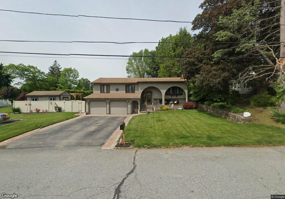 12 Roger Williams Dr, Greenville, RI 02828 - photo 1