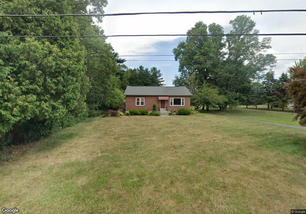 4945 Overlook Rd, Coplay, PA 18037 - photo 1