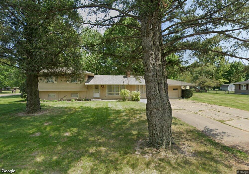 56596 Pinecrest Dr, Elkhart, IN 46516 - photo 1